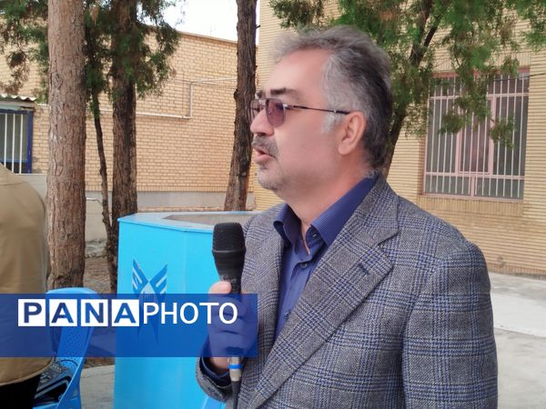 زنگ مهر در دبستان دخترانه سما با حضور مسئولان آموزش و پرورش و دانشگاه آزاد اسلامی کاشمر 