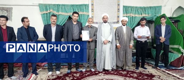 نشست مسئولان و هیات امنای مسجد صاحب الزمان (عج) روستای گزکوه 