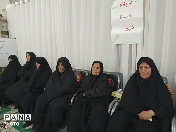 حضور دانش‌آموزان پیشتاز در مراسم ختم سرداران سرافراز شهرستان فارسان در میلاد امام رضا (ع)