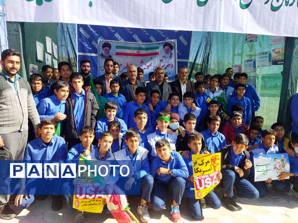 غرفه سازمان دانش آموزی محل همدلی و هم زبانی دانش آموزان