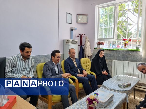 بازدید مسئولان آموزش و پرورش از مدارس سطح شهر سملقان به‌مناسبت هفته معلم
