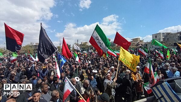 سیل خروشان عشاق رهبر شهید انقلاب اسلامی در بروجرد 