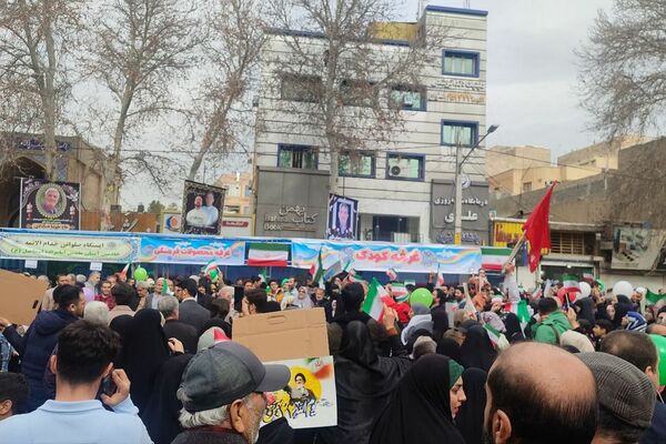 حضور گسترده مردم شهرستان شهید پرور شهرستان شهریار در راهپیمایی ۲۲ بهمن