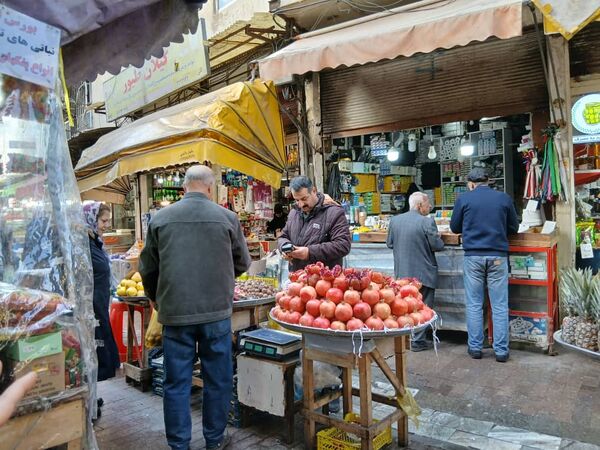 شب یلدا در بازار رشت