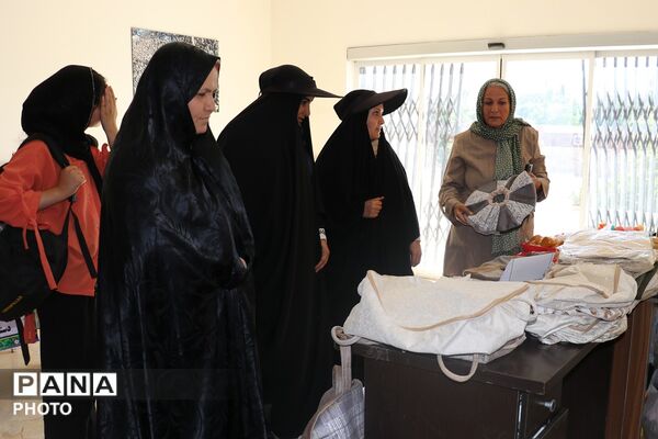 نخستین نمایشگاه تولیدات مشاغل خانگی در سرای محله نسیم شهر