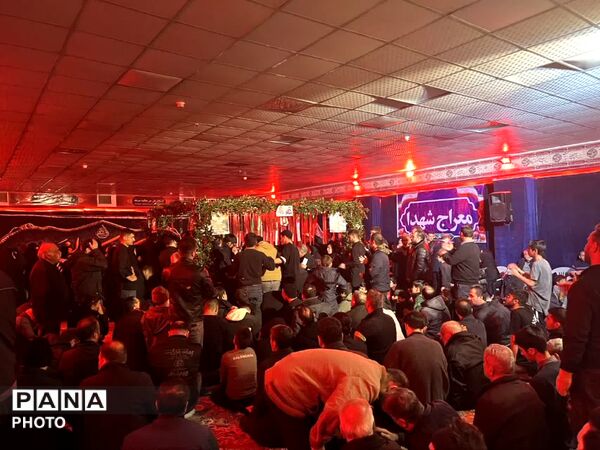 وداع خانواده سه شهید مدافع امنیت در معراج شهدای شهریار
