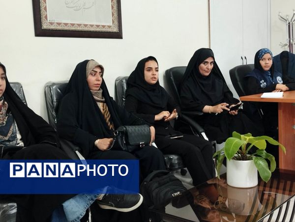 نشست صمیمانه معاون پرورشی و تربیت‌بدنی ناحیه 7 با سردبیر خبرنگاران خبرگزاری پانا 