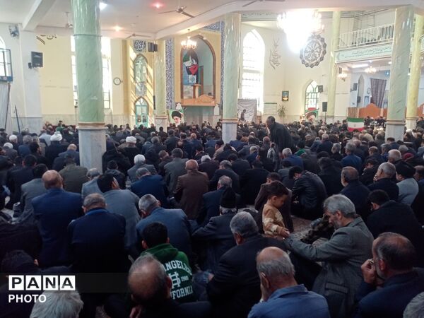 حضور دانش آموزان دبیرستان نمونه آیت الله خامنه ای در مراسم گرامیداشت رهبر معظم انقلاب اسلامی