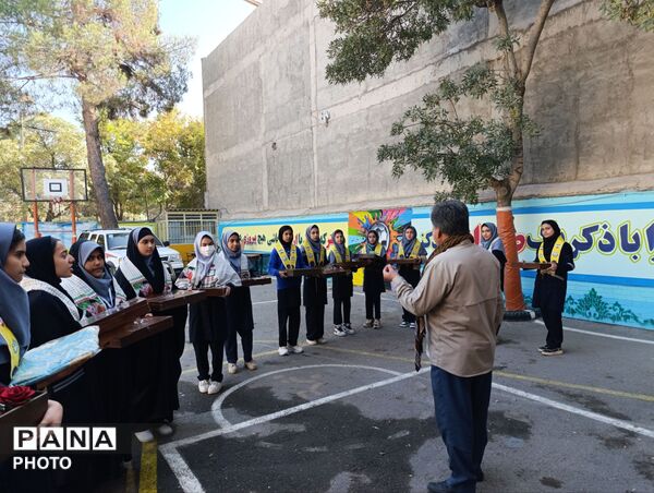 عطر شهدا در دبیرستان دخترانه دانشور 2 نیشابور؛ میزبانی از لاله های شیوا