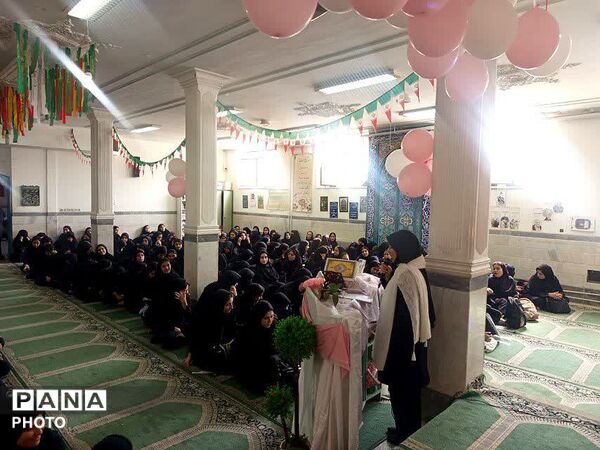 گرامیداشت روز پرستار در دبیرستان سید احمد فاتحی یک قم