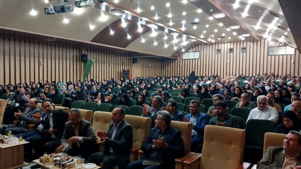 نشست معاون متوسطه وزارت آموزش و پرورش با مدیران مدارس متوسطه استان البرز 