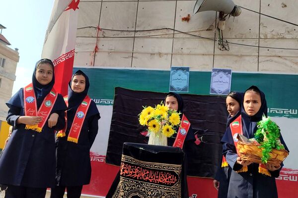 شور وشوق دانش‌آموزان در برنامه صبحگاهی مدرسه مریم بهارستان دو