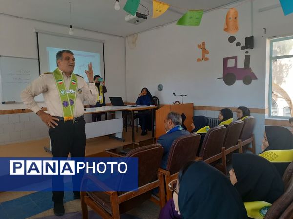 برگزاری اردوی تشکیلاتی یاور مربیان پیشتاز در یزد