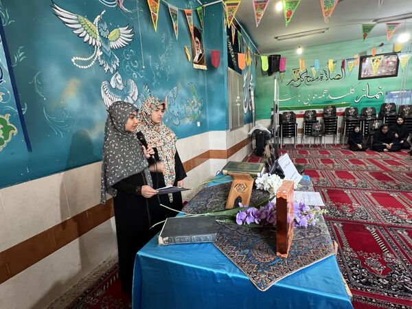 مراسم بزرگداشت روز حافظ در دبیرستان شاهدشهید قاسم سلیمانی