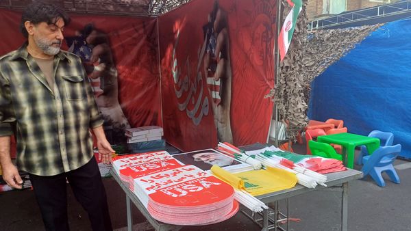 حضور پرشور مردم تهران در راهپیمایی 13آبان