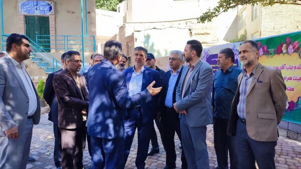 استاندار مرکزی در محلات؛ تجدید میثاق با شهدا و افتتاح ۸۳۴ میلیارد ریال پروژه عمرانی در هفته دولت