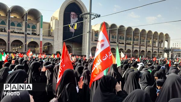 تجدید میثاق با آرمان‌های انقلاب، تهران در سوگِ رهبر شهید یکپارچه سیاه پوش شد
