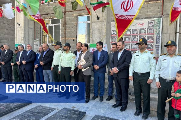 غبارروبی مزار شهدا در امام زاده حسن(ع) نسیم‌شهر