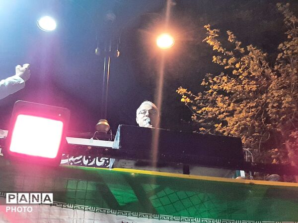 نمایش وفاداری گالیکشی‌ها در سی‌امین قرار