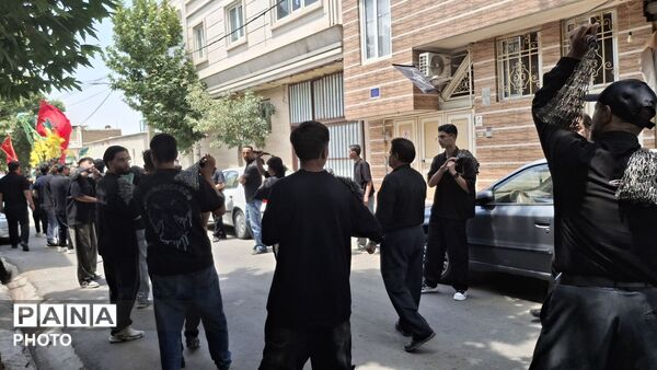 راهپیمایی صبح تاسوعا با حضور هیئت ابوالفضلیون رسالت 
