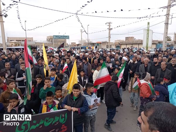 قیام معلمان و دانش‌آموزان شهرستان جعفرآباد برای خونخواهی امام شهید