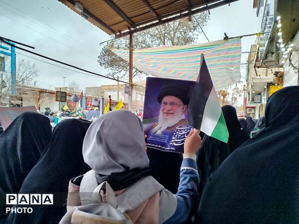 حضور پرشور‌ دانش آموزان در قدس امسال به یاد میناب 