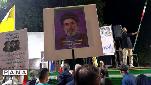 خیابان‌های نظرآباد زیر پرچم همبستگی مردم 