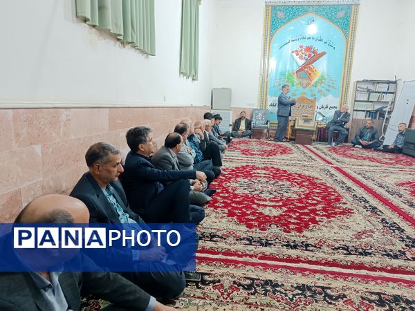نشست فرماندار با اصناف و بازاریان گناباد 