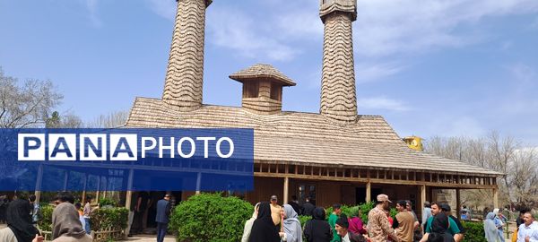 آیین باستانی سیزده بدر در دهکده ی  چوبی نیشابور