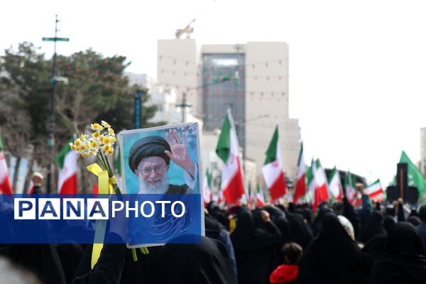 اجتماع عظیم منتظران ظهور در میدان شهدا مشهد