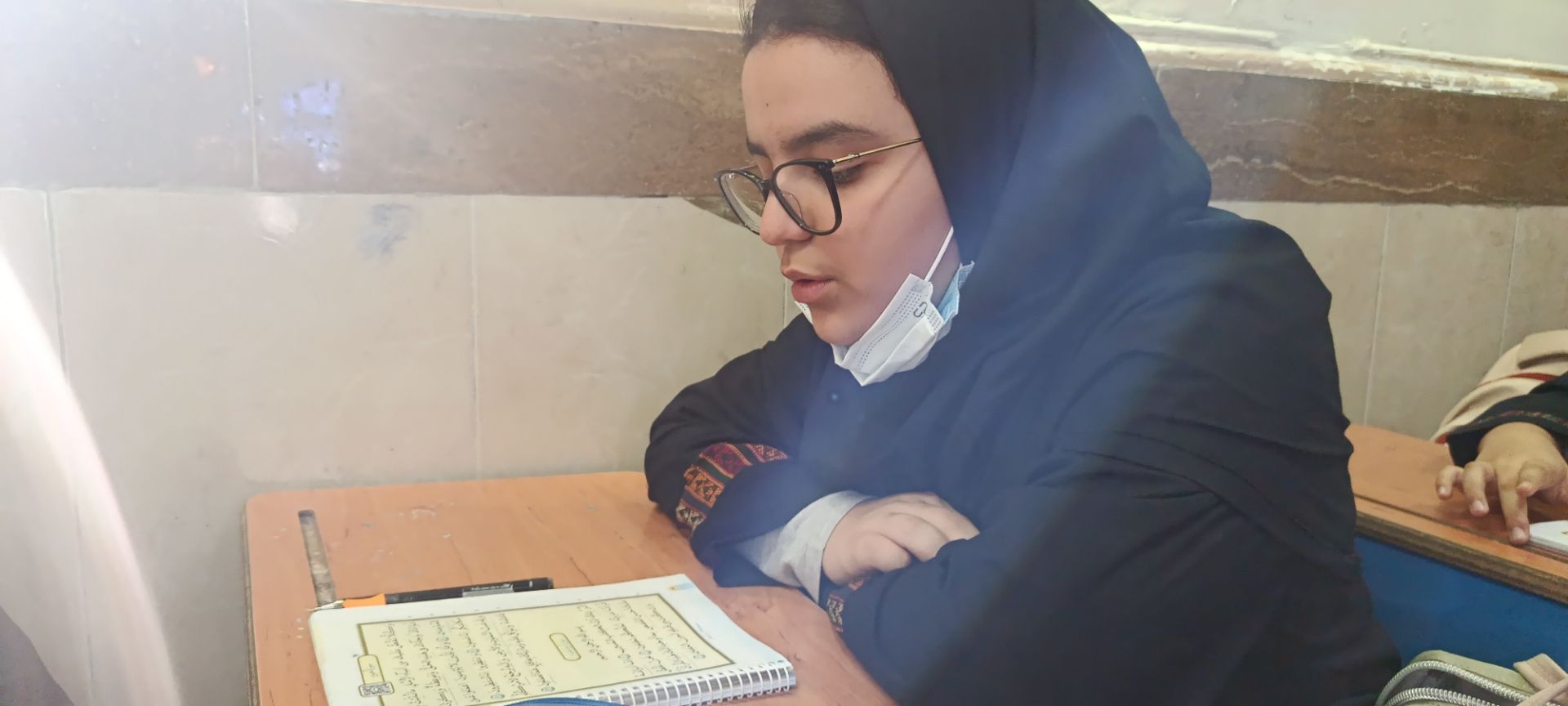 آزمون تلاوت قرآن دانش‌آموزان دبیرستان تیمسار فلاحی ناحیه یک کرج 