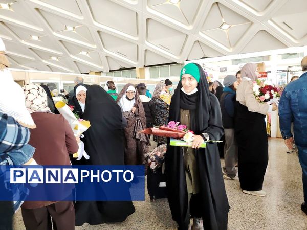 بازگشت کاروان‌های دانش‌آموزی حج عمره از ۶ استان کشور از ایستگا ه پروازی مشهد