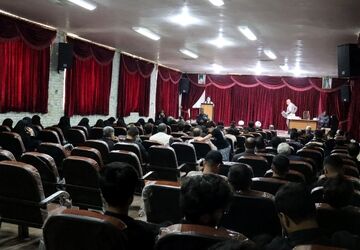 تجلیل از دانش آموزان فعال و خادمین  ستاد نماز جمعه نیشابور