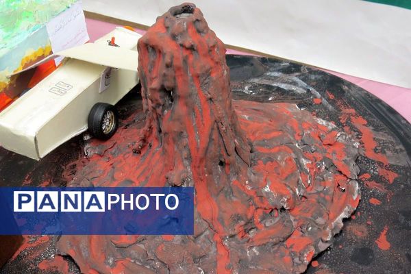 مراسم هفته پژوهش در دبیرستان بانو عفت آهنگری شهرری