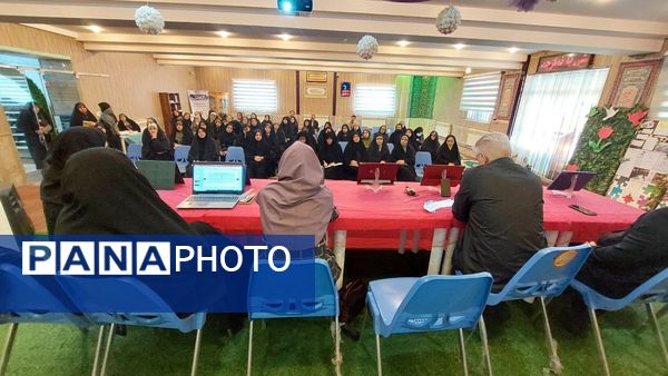 جلسه آموزش خانواده در دبستان دخترانه شاهد تحقیقی ناحیه۶