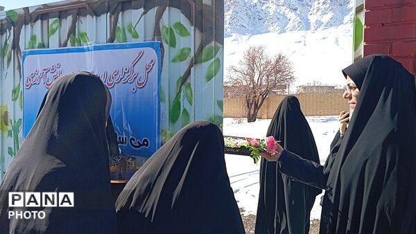 اردوی جهادی نوجهادان دانش‌آموز در دبستان مودت روستای لارک