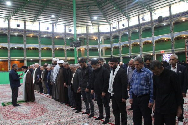 اقامه نماز باران در حسنیه محمود‌آباد یزد