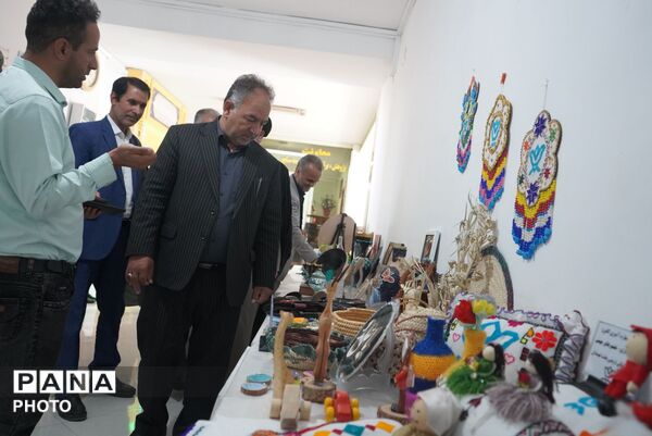 افتتاح نمایشگاه دست سازه های اوقات فراغت در بیرجند
