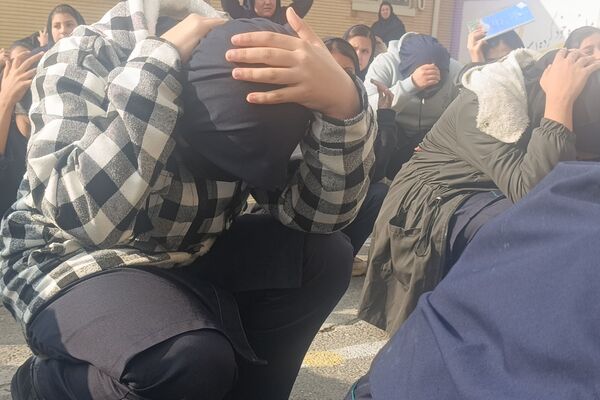 بیست و هفتمین مانور زلزله و ایمنی در دبیرستان مهر نیشابور