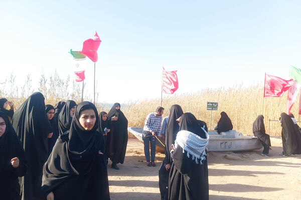 قدم گذاشتن دانش‌آموزان رباط‌کریم بر خاک پاک شلمچه