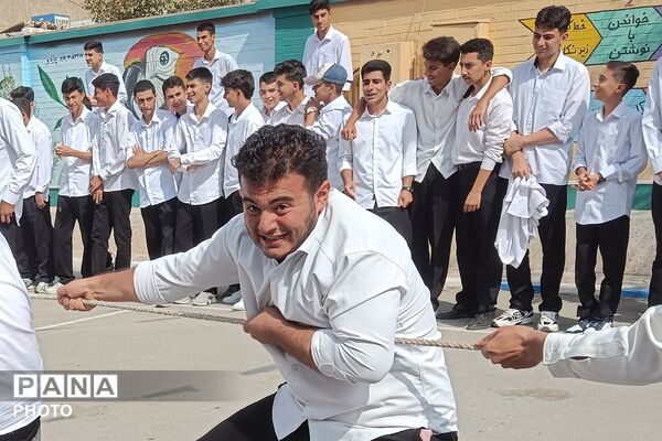 رقابت پرهیجان طناب‌کشی در بهارستان دو