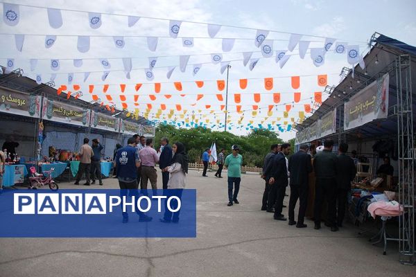 افتتاح نمایشگاه دهه ولایت در بوستان زیتون شهر قیامدشت