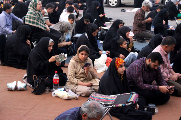 زمزمه عاشقانه دعای عرفه در یادمان 14 شهید گمنام کوه خضر نبی(ع)