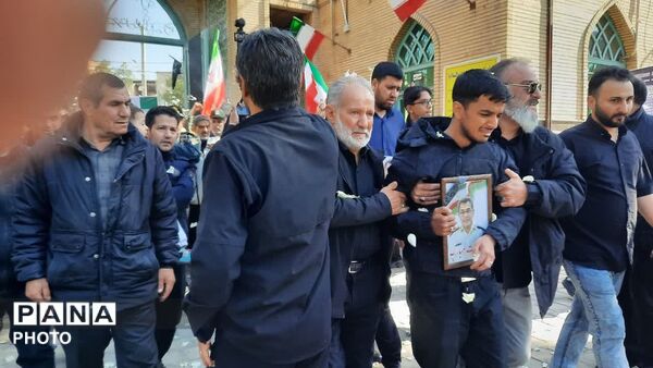 مراسم تشییع پیکر مدافع وطن، شهید سعید جام‌شیر در رباط‌کریم
