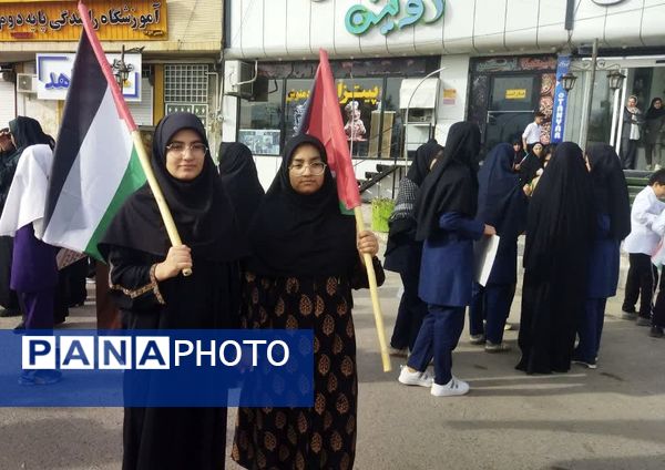 دختران آموزشگاه نوریه شهرستان جیرفت در راهپیمایی امروز