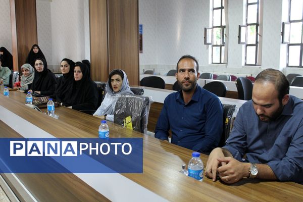 نشست اصحاب رسانه شهرستان سامان با مدیرکل فرهنگ و ارشاد اسلامی استان چهارمحال و بختیاری