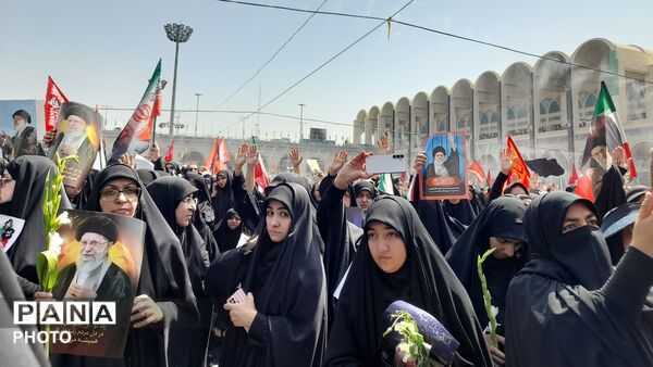 تجدید میثاق با آرمان‌های انقلاب، تهران در سوگِ رهبر شهید یکپارچه سیاه پوش شد