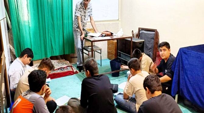 معلمان با تدریس در مساجد کاستی های آموزش را جبران می کنند