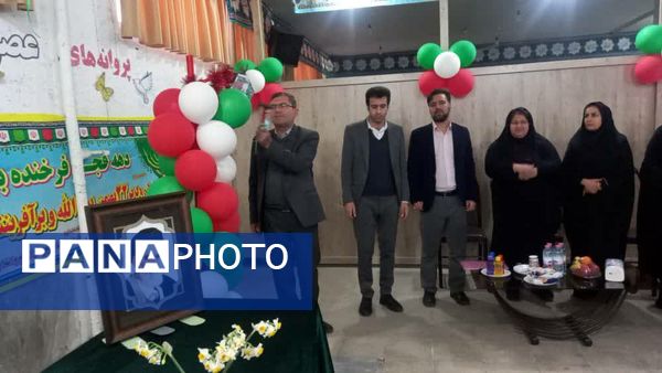 برگزاری مراسم زنگ انقلاب همزمان با سراسر کشور در مدارس ناحیه 2 شیراز 