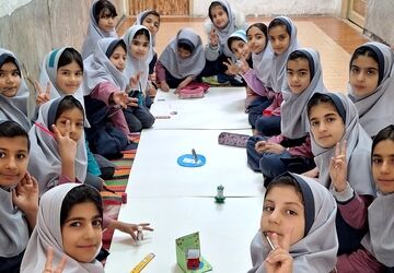 نمایشگاه روزه‌اولی‌ها در دبستان پروین اعتصامی